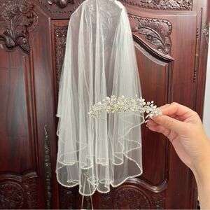 Elegant White Bridal Veil with Pearl Headband Crown